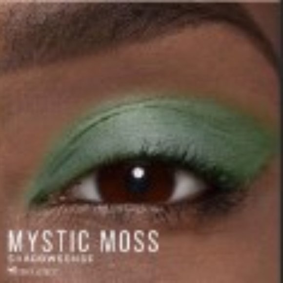 New sealed Clover Collection LipSense and EyeSense by Senegence - Picture 12 of 12